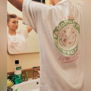 Aerie Oversized Boyfriend Tee Size XS Famous Smiley NYC Pizza